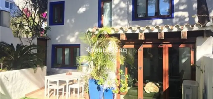 Venta de adosado en Sierra Blanca 0