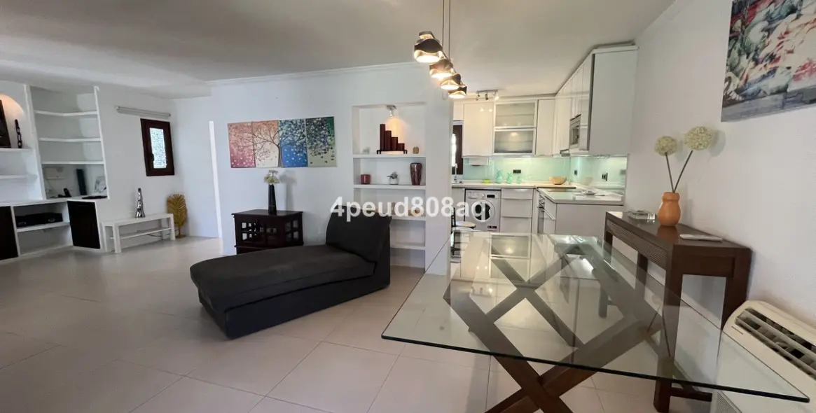 Venta de adosado en Sierra Blanca 3