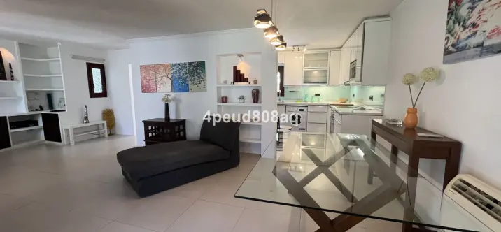 Venta de adosado en Sierra Blanca 2