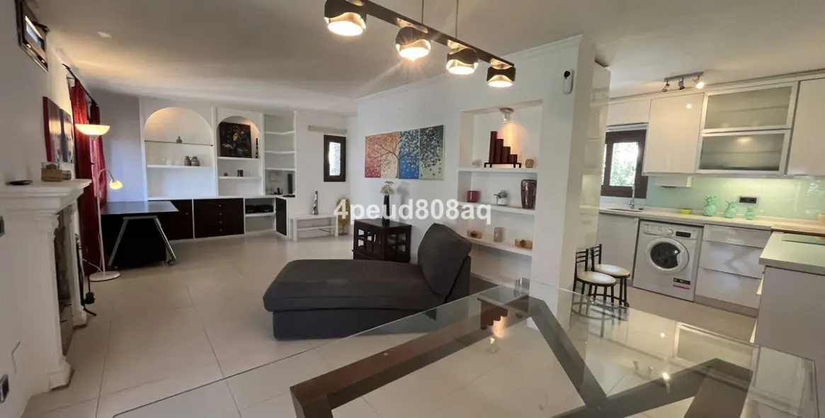 Venta de adosado en Sierra Blanca 4