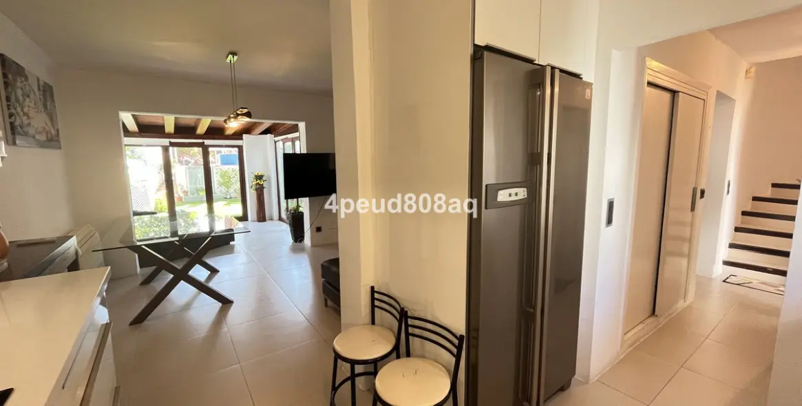 Venta de adosado en Sierra Blanca 7