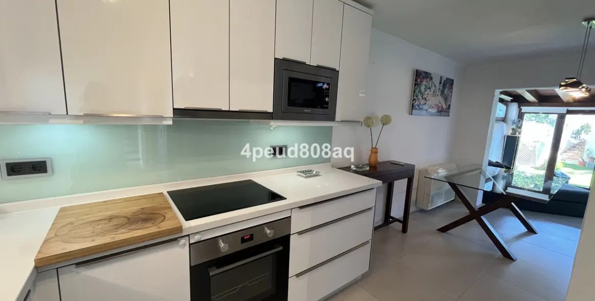 Venta de adosado en Sierra Blanca 8