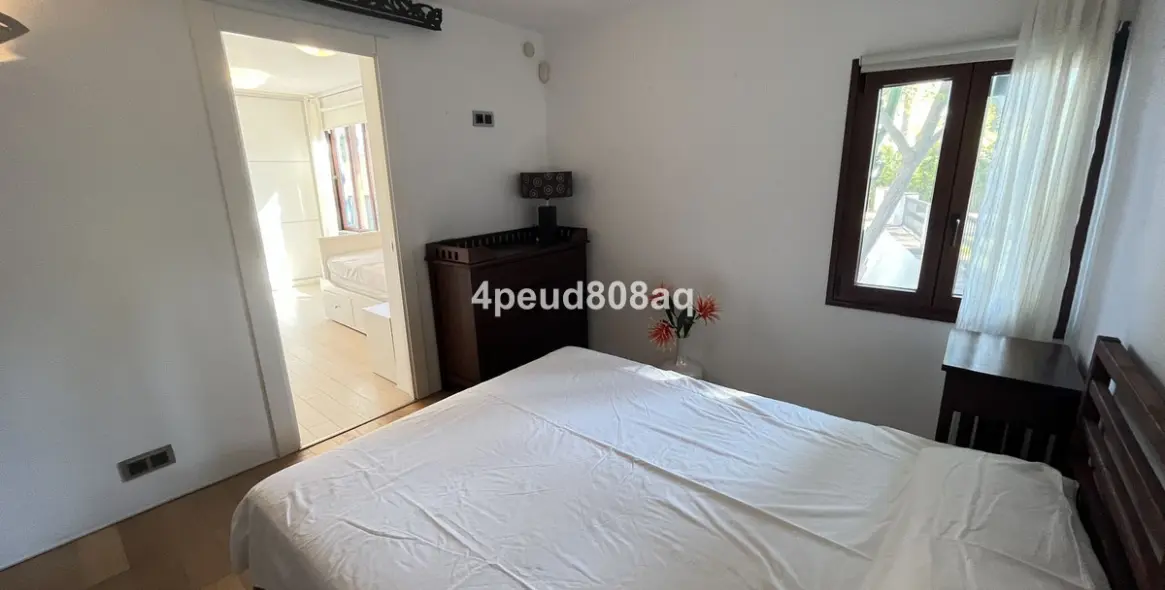 Venta de adosado en Sierra Blanca 17