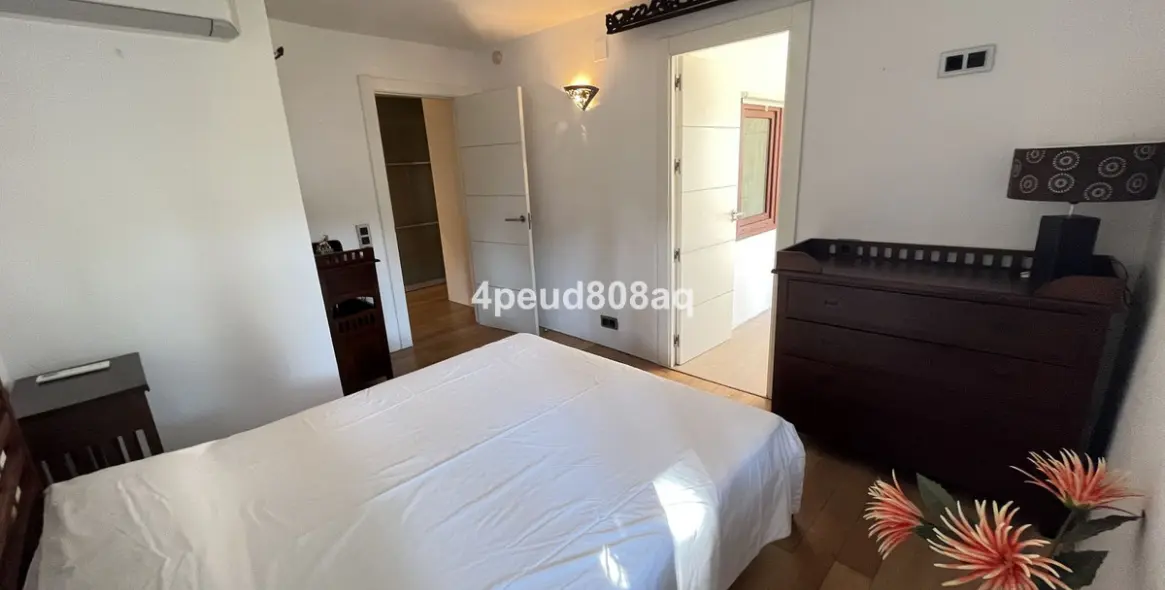 Venta de adosado en Sierra Blanca 18