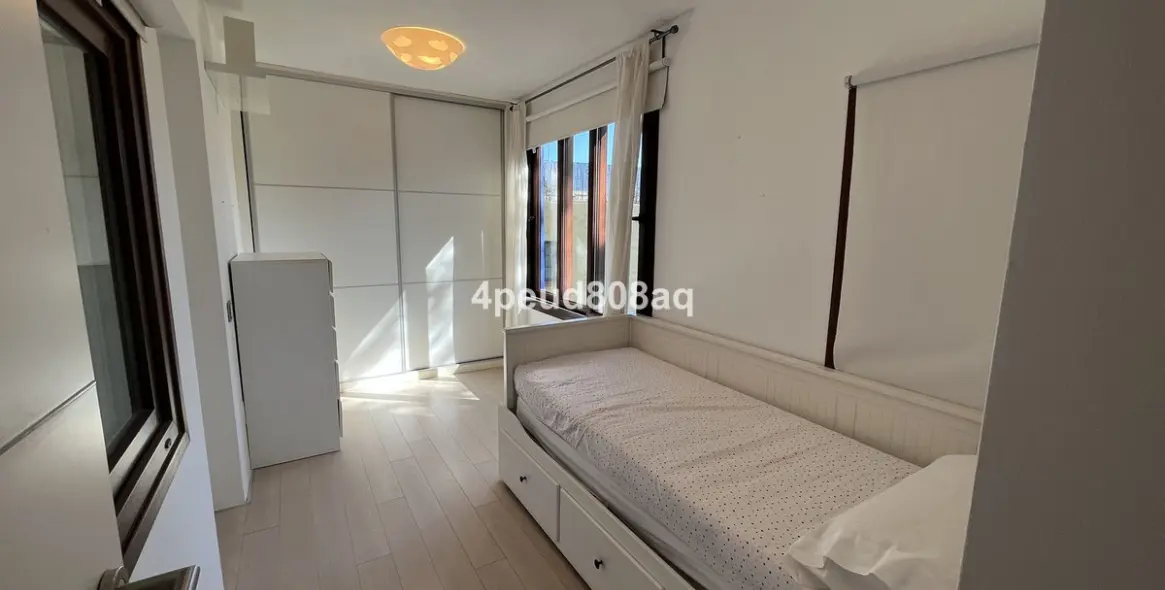 Venta de adosado en Sierra Blanca 19