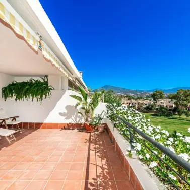 Venta de ático dúplex en Guadalmina Alta