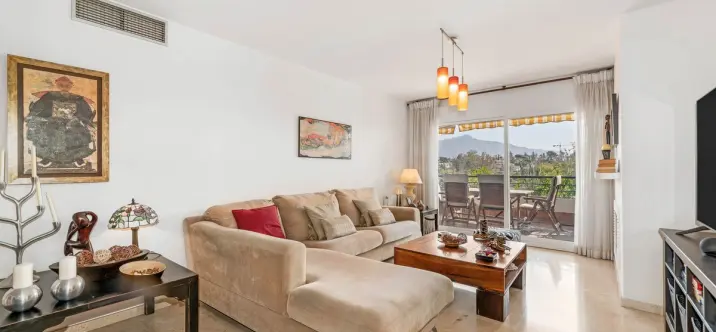 Venta de ático dúplex en Guadalmina Alta 2