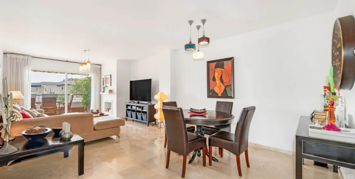 Venta de ático dúplex en Guadalmina Alta 8