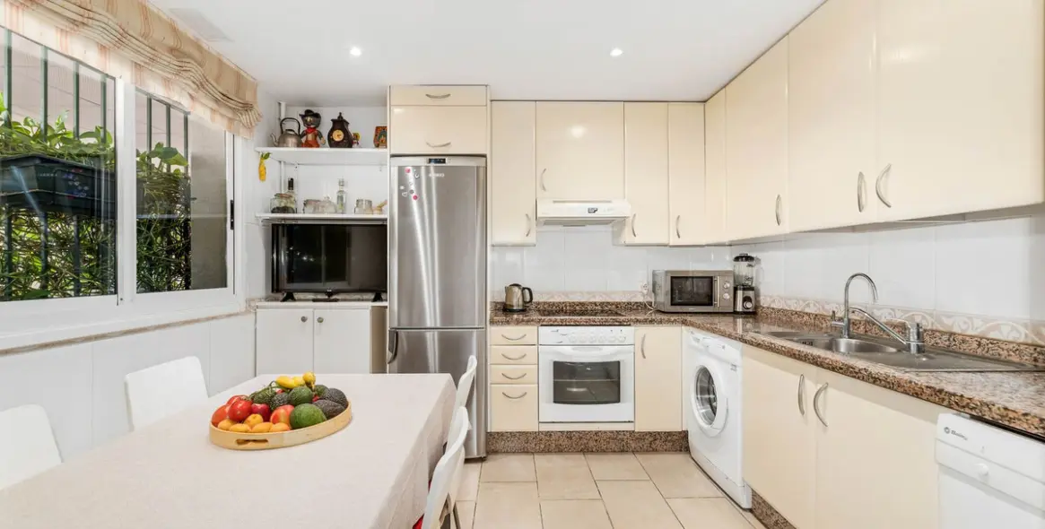 Venta de ático dúplex en Guadalmina Alta 10