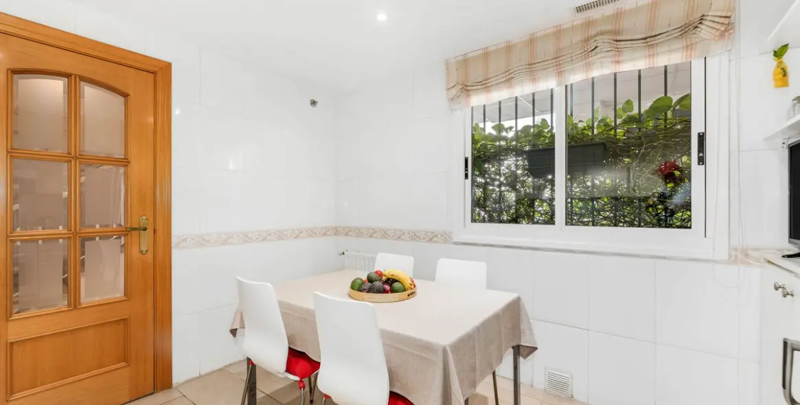 Venta de ático dúplex en Guadalmina Alta 11