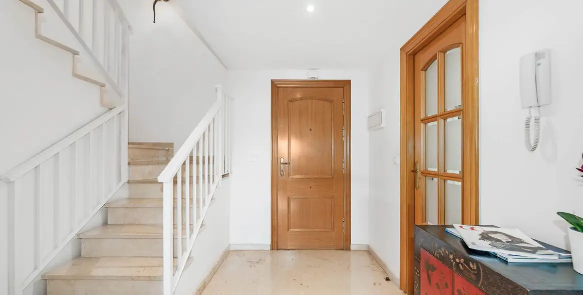 Venta de ático dúplex en Guadalmina Alta 13