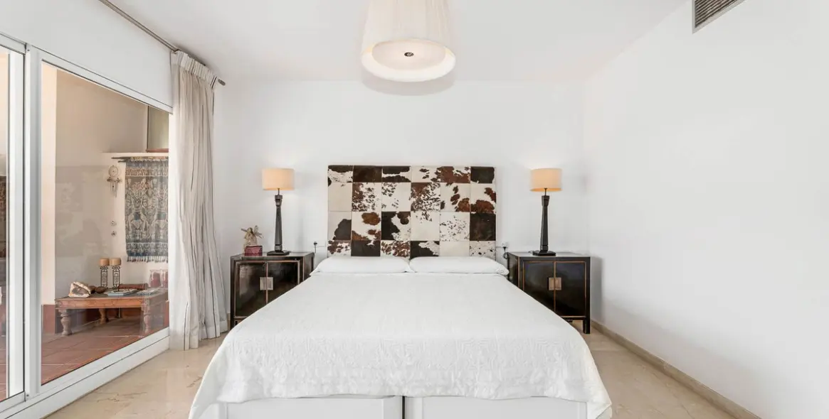 Venta de ático dúplex en Guadalmina Alta 14