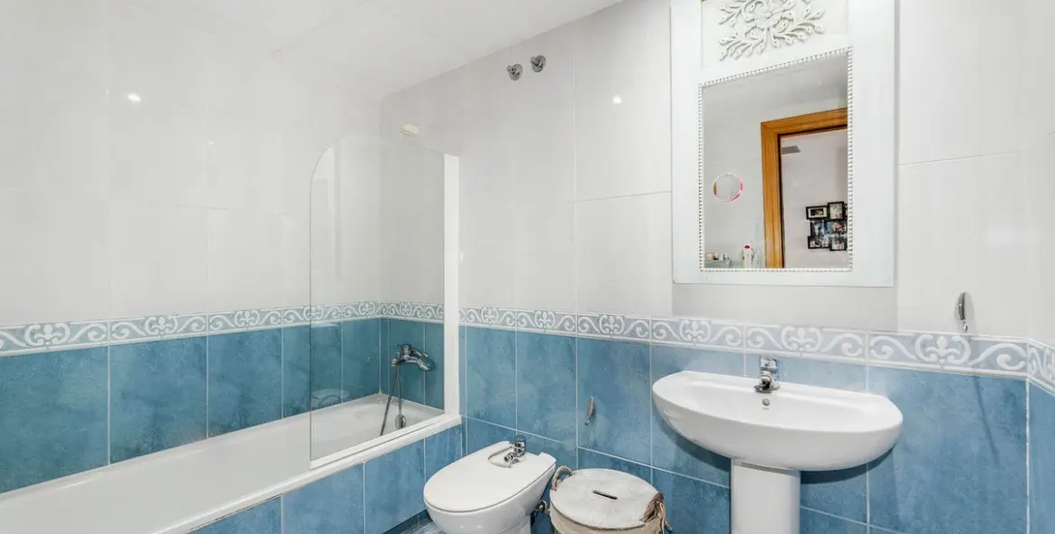 Продажа двухуровневого пентхауса в Guadalmina Alta 21