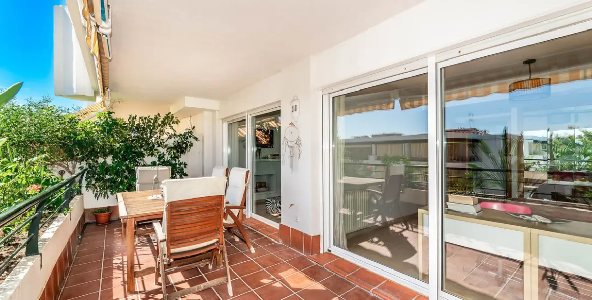 Продажа двухуровневого пентхауса в Guadalmina Alta 27