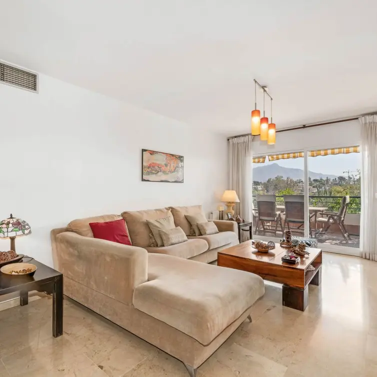 Venta de ático dúplex en Guadalmina Alta