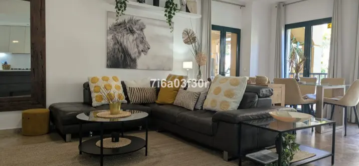 Venta de apartamento en planta media en San Pedro de Alcántara 1