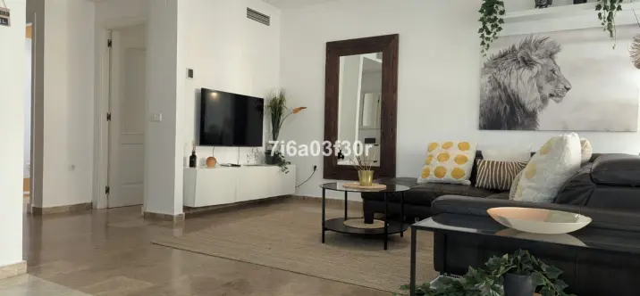 Venta de apartamento en planta media en San Pedro de Alcántara 3