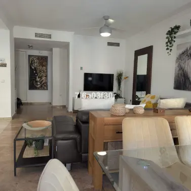 Venta de apartamento en planta media en San Pedro de Alcántara