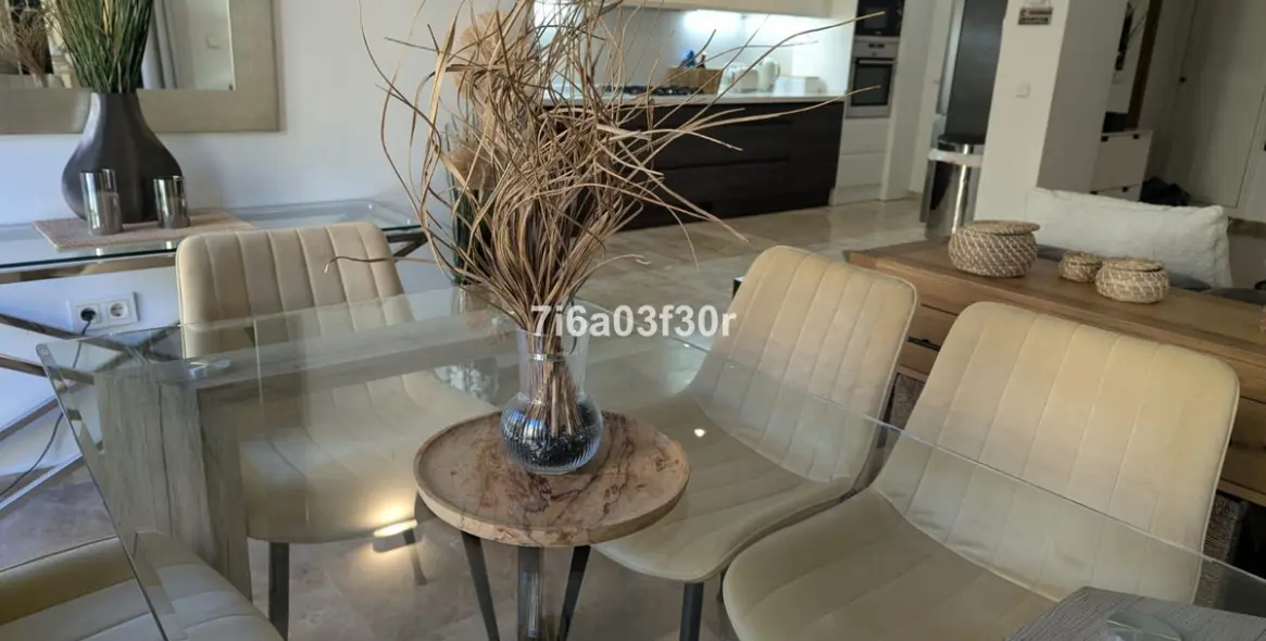 Venta de apartamento en planta media en San Pedro de Alcántara 6