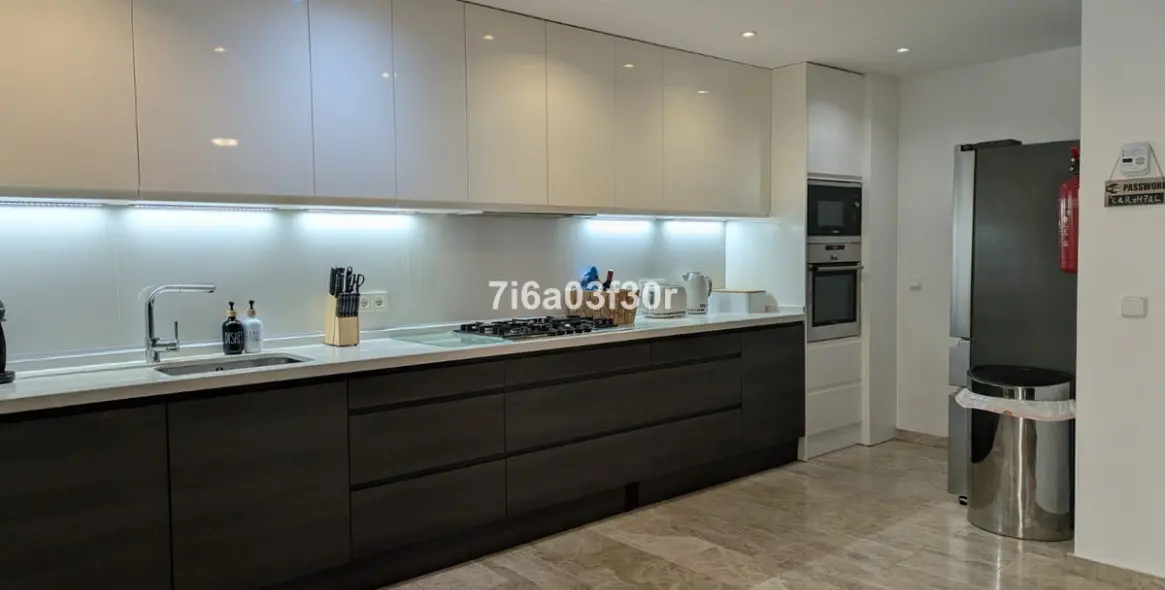 Venta de apartamento en planta media en San Pedro de Alcántara 8