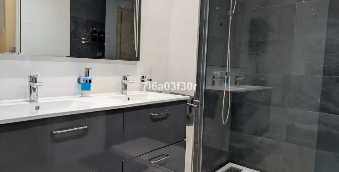 Venta de apartamento en planta media en San Pedro de Alcántara 21