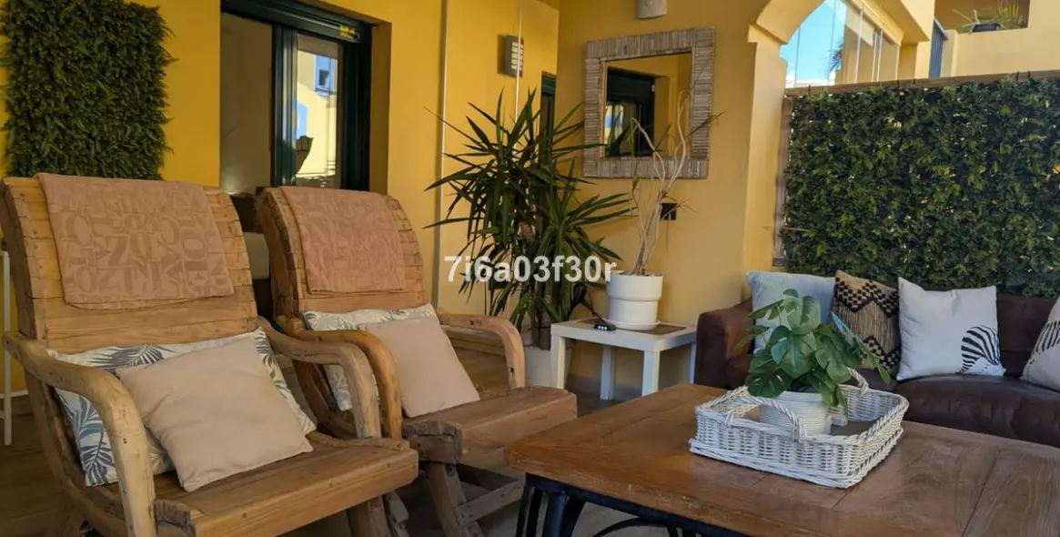 Venta de apartamento en planta media en San Pedro de Alcántara 23