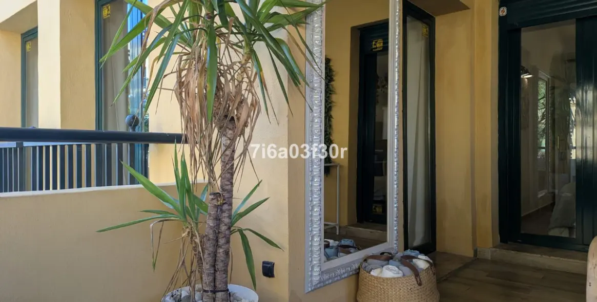 Venta de apartamento en planta media en San Pedro de Alcántara 26