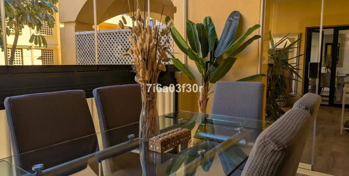 Venta de apartamento en planta media en San Pedro de Alcántara 30