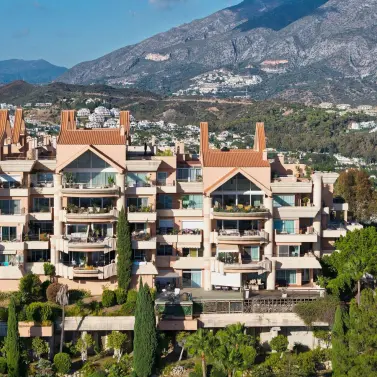 Venta de apartamento en planta media en Nueva Andalucía