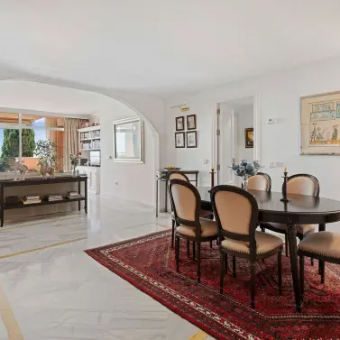 Venta de apartamento en planta media en Nueva Andalucía