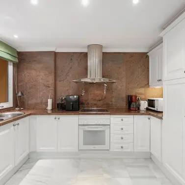 Venta de apartamento en planta media en Nueva Andalucía