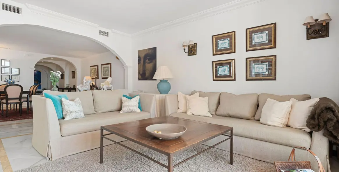 Venta de apartamento en planta media en Nueva Andalucía 8