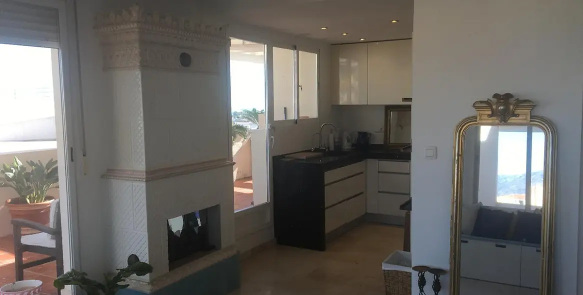 Venta de ático en San Pedro de Alcántara 9