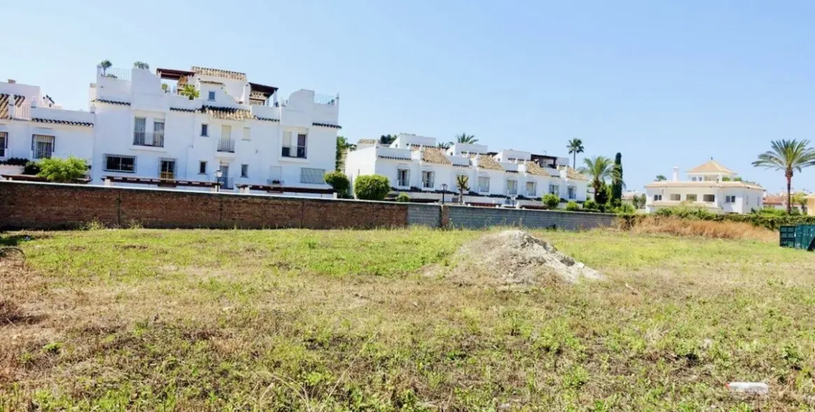 Venta de parcela residencial en San Pedro de Alcántara 2