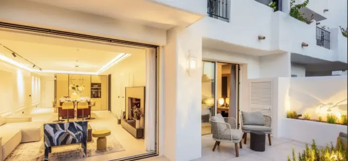 Venta de apartamento en planta baja en The Golden Mile 0