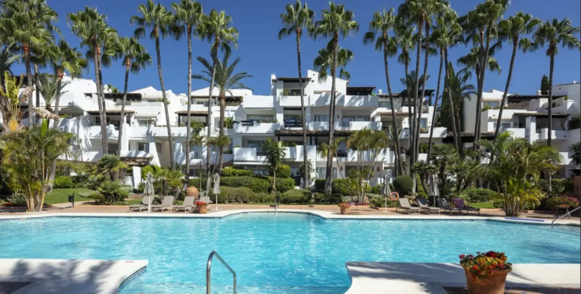 Venta de apartamento en planta baja en The Golden Mile 12