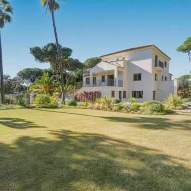 Venta de villa independiente en Hacienda Las Chapas