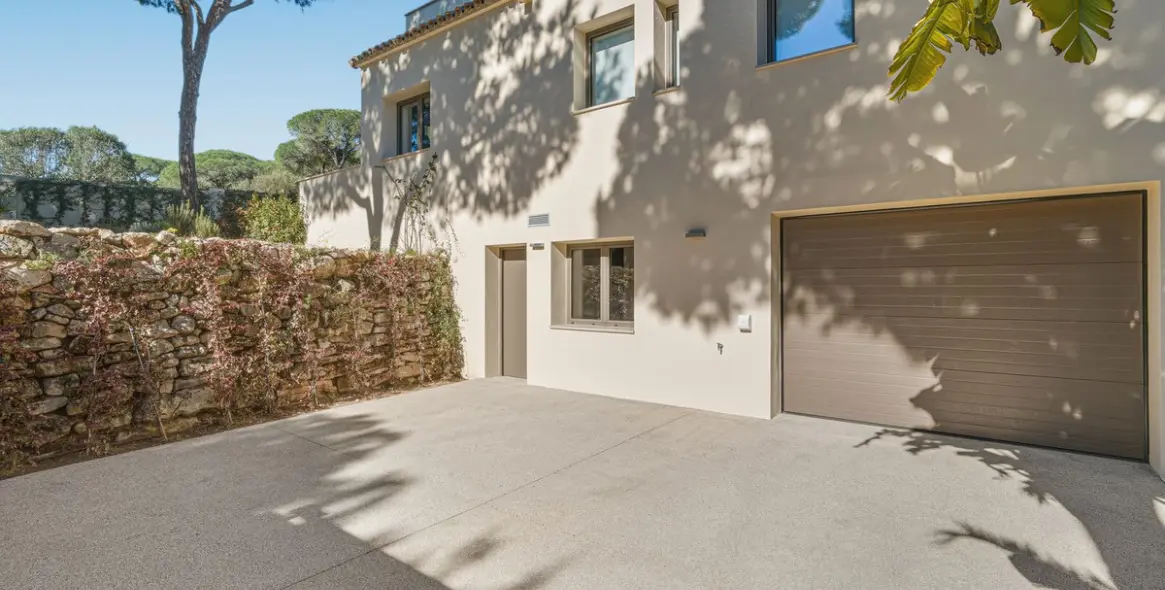 Venta de villa independiente en Hacienda Las Chapas 20