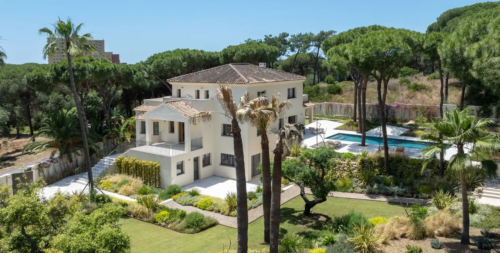 Short-term rent of detached villa in Hacienda Las Chapas 1