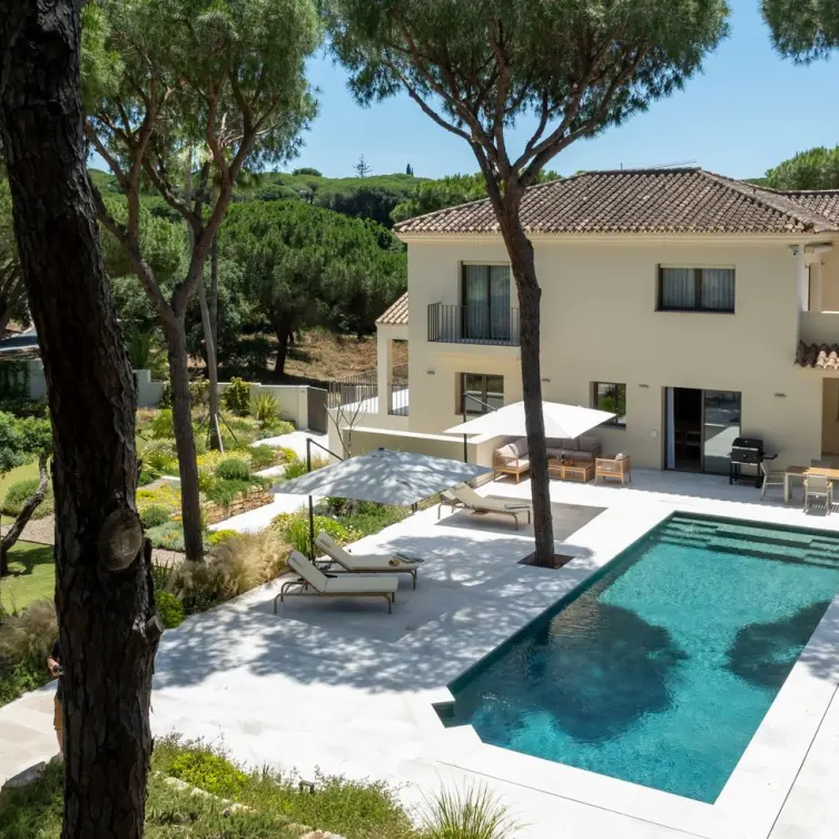 Short-term rent of detached villa in Hacienda Las Chapas