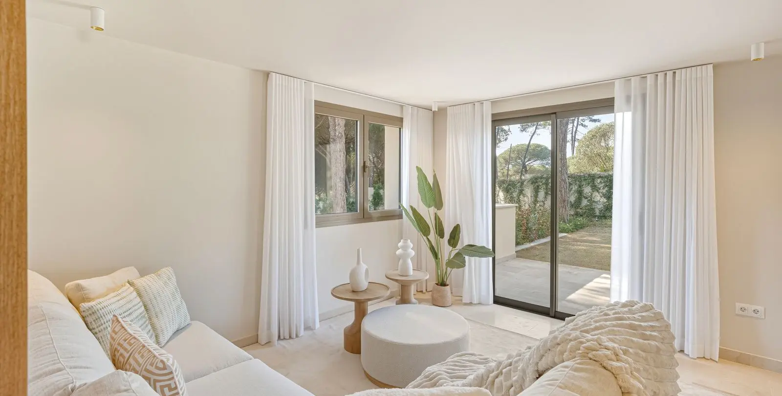 Short-term rent of detached villa in Hacienda Las Chapas 11