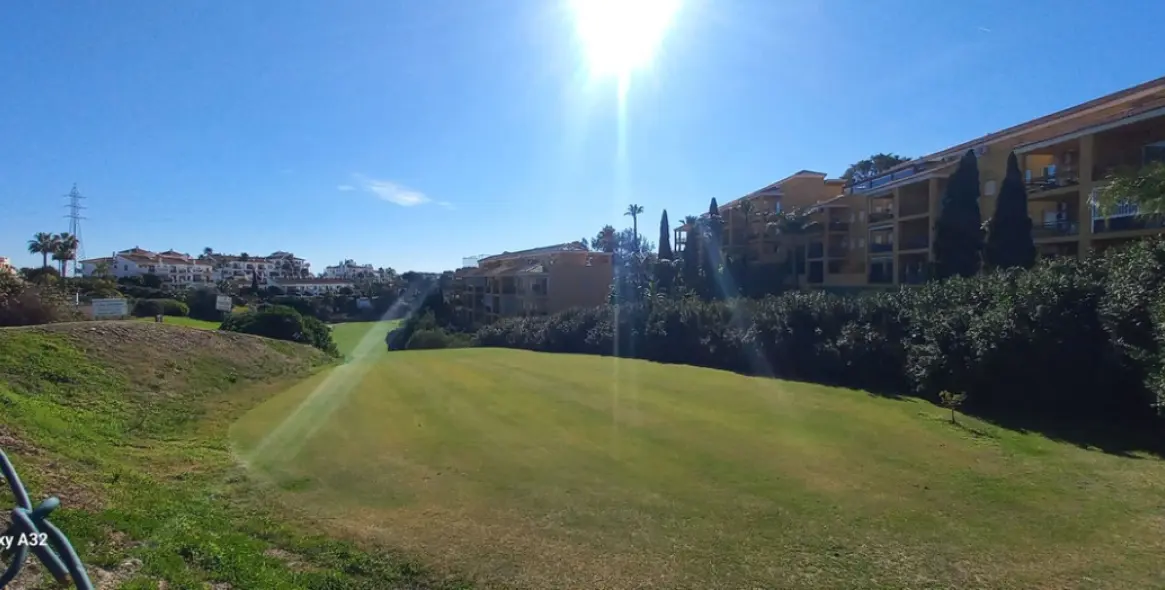 Sale of ground floor apartment in Riviera del Sol 28