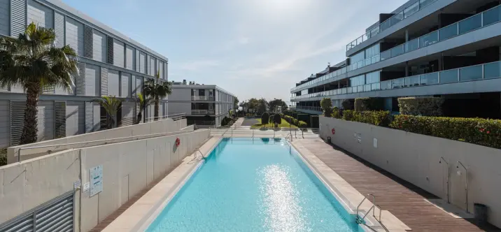 Продажа апартаментов на среднем этаже в La Duquesa 0