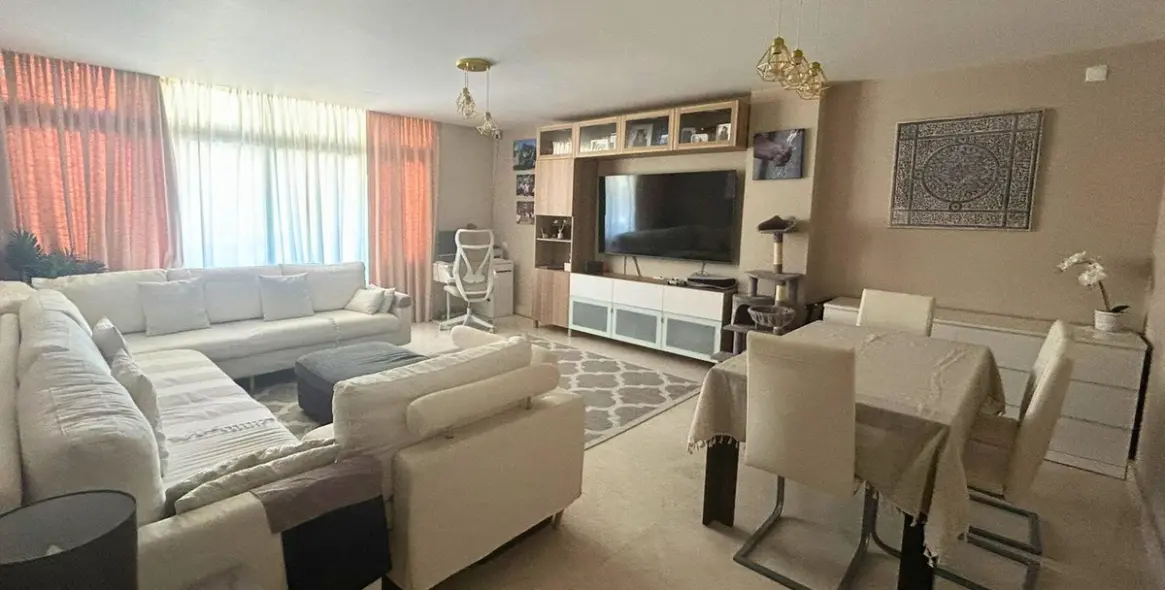 Продажа апартаментов на среднем этаже в La Duquesa 3