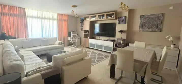 Продажа апартаментов на среднем этаже в La Duquesa 2