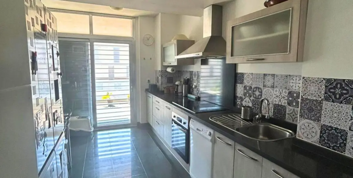 Продажа апартаментов на среднем этаже в La Duquesa 4