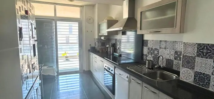 Продажа апартаментов на среднем этаже в La Duquesa 3