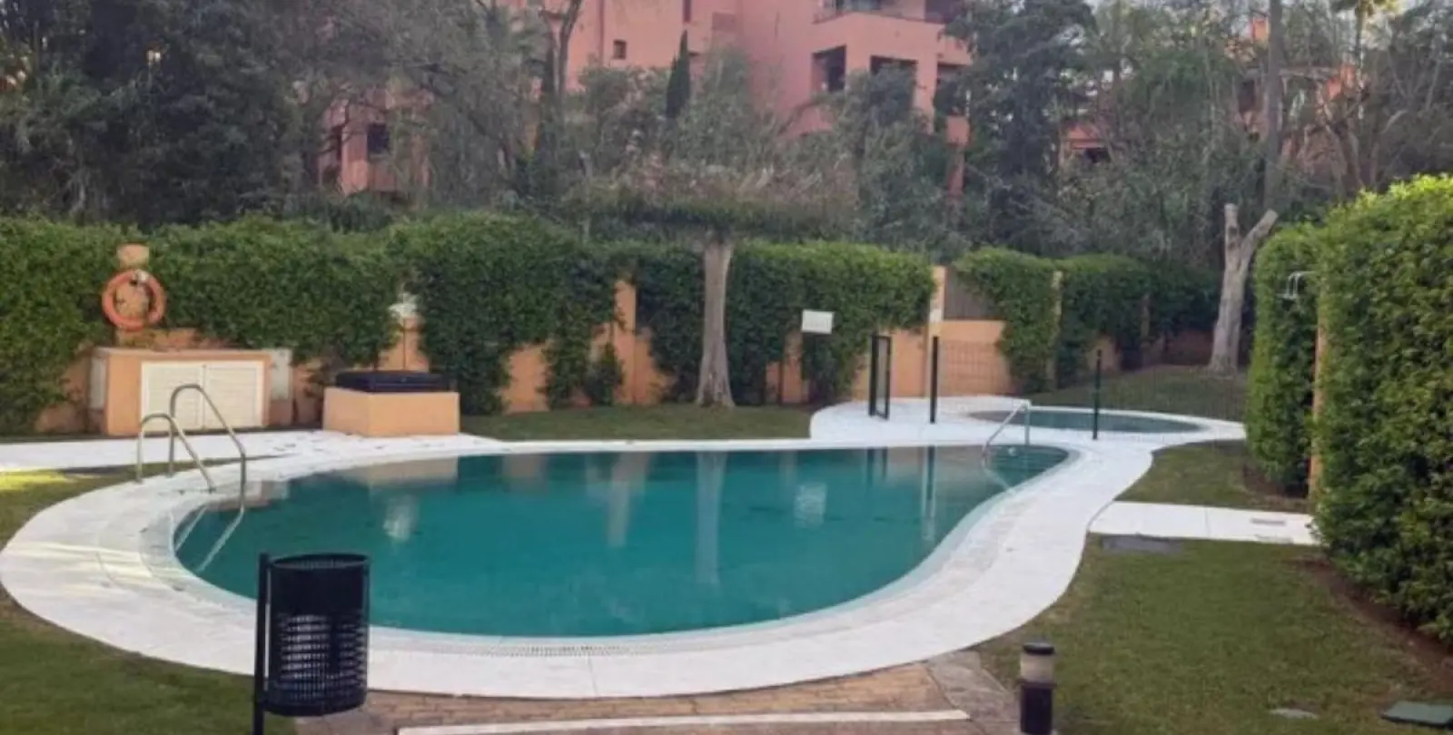 Venta de apartamento en planta baja en Las Chapas 6