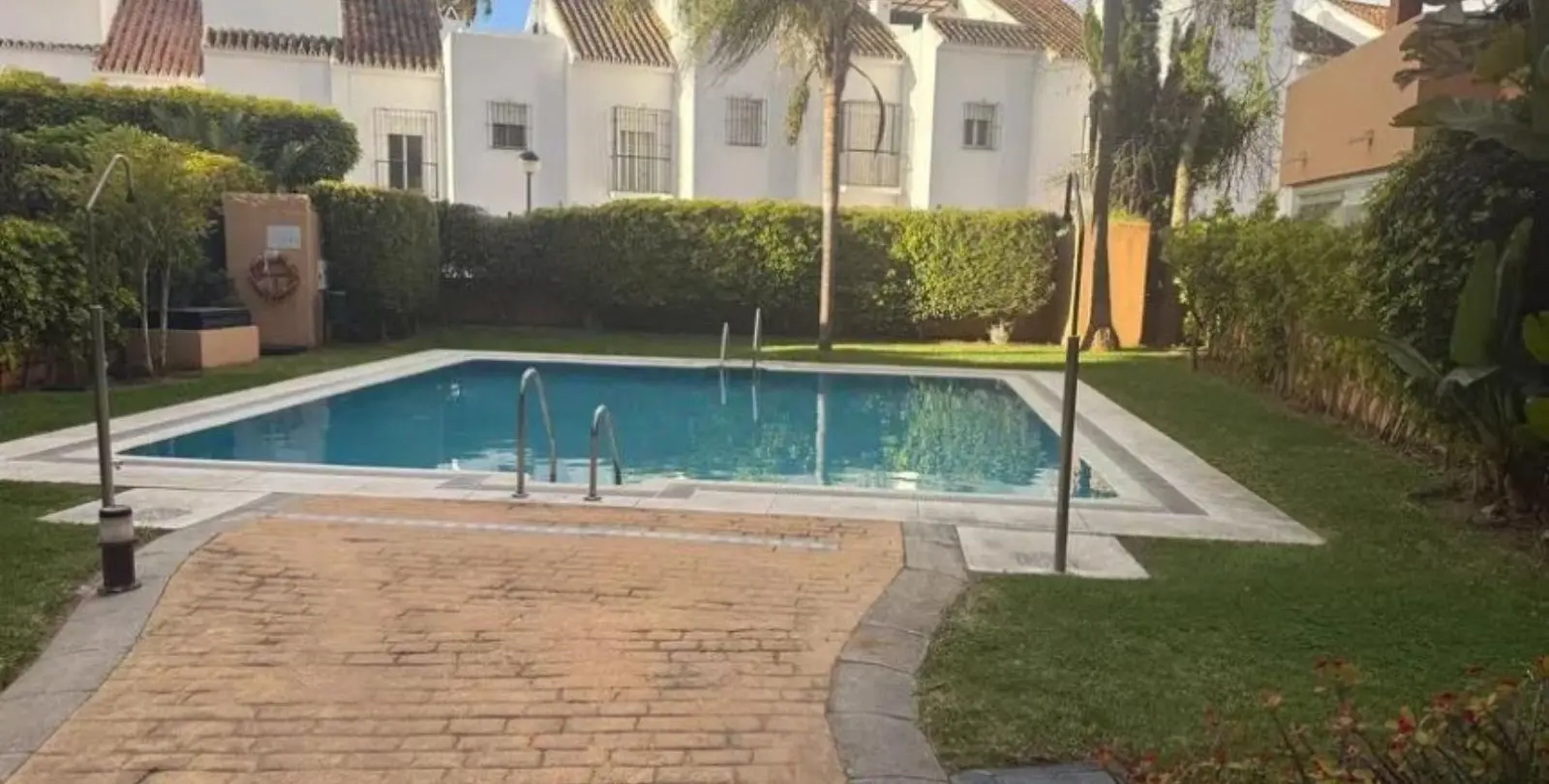 Venta de apartamento en planta baja en Las Chapas 21