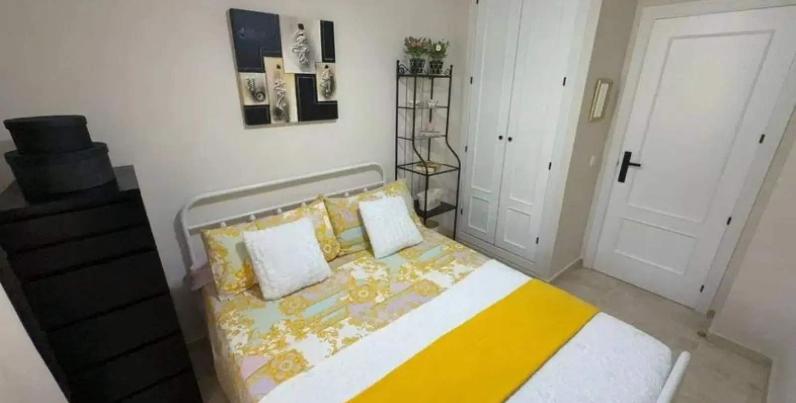 Venta de apartamento en planta baja en Las Chapas 25